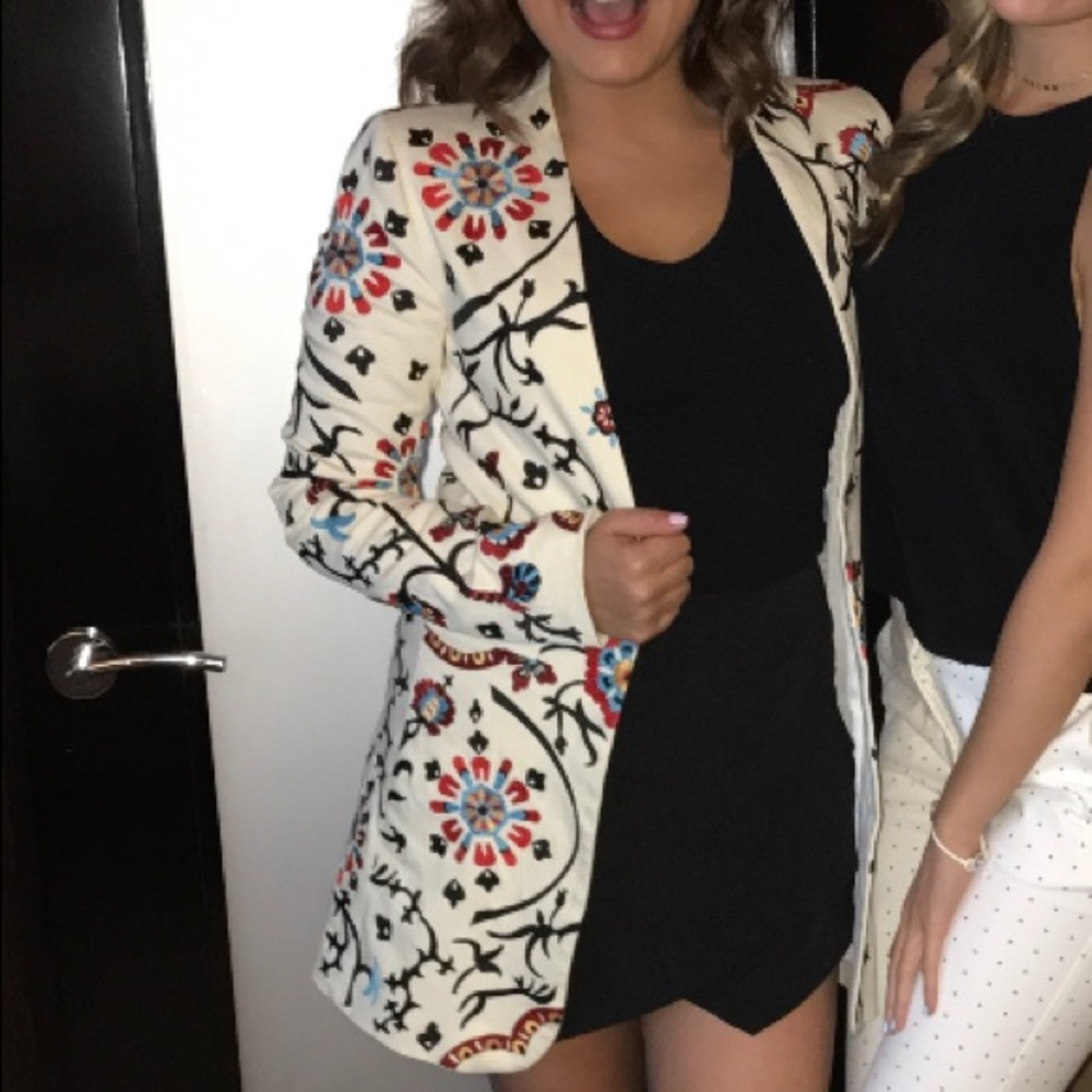 Alice and Olivia blazer coat size 6